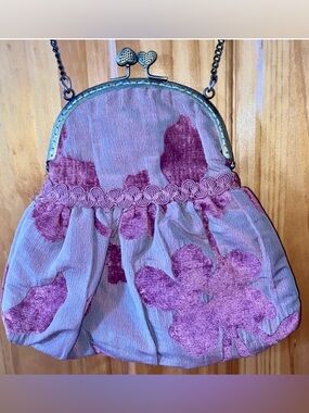 Vintage Velvet Floral Heart Kiss-Lock Handbag (boho, chain strap)